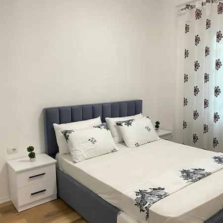 Kurti ,golem Appartement Golem (Tirana)