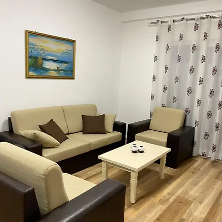 Appartement Kurti ,golem