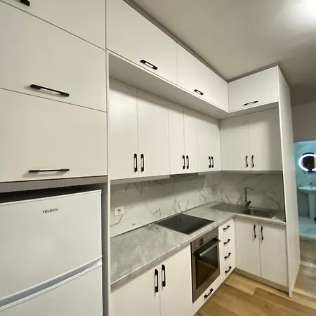 Kurti ,golem Appartement Golem (Tirana)
